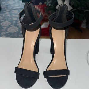 Open toe black heels🖤🇯🇲 very sexy very elegant.